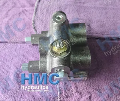  1989004 Valvula Divisora<br />
S14-27 - SAE-12 - 190 LPM<br />
<b>PRODUTO OBSOLETO, NÃO É MAIS FABRICADO PELA PARKER</b> - 2